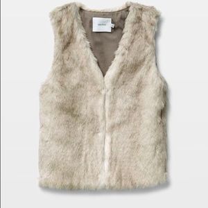 Aritzia Talula Park Slope fur vest